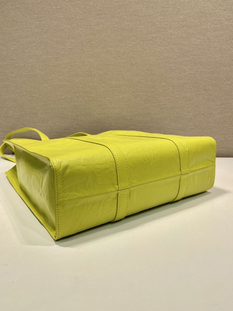 Pra*a tote bags